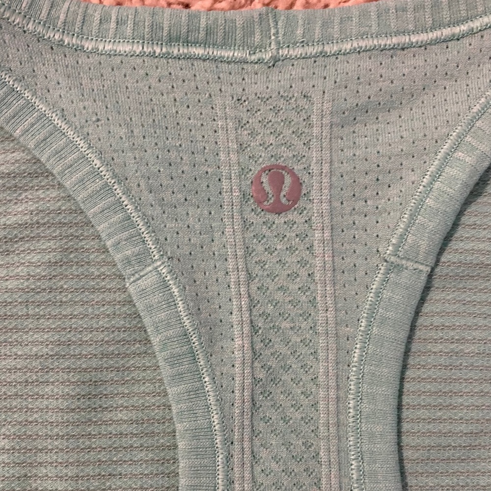 size 6 aqua green lululemon tank top